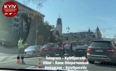 В Києві сталася масштабна аварія на Хрещатику: є відео