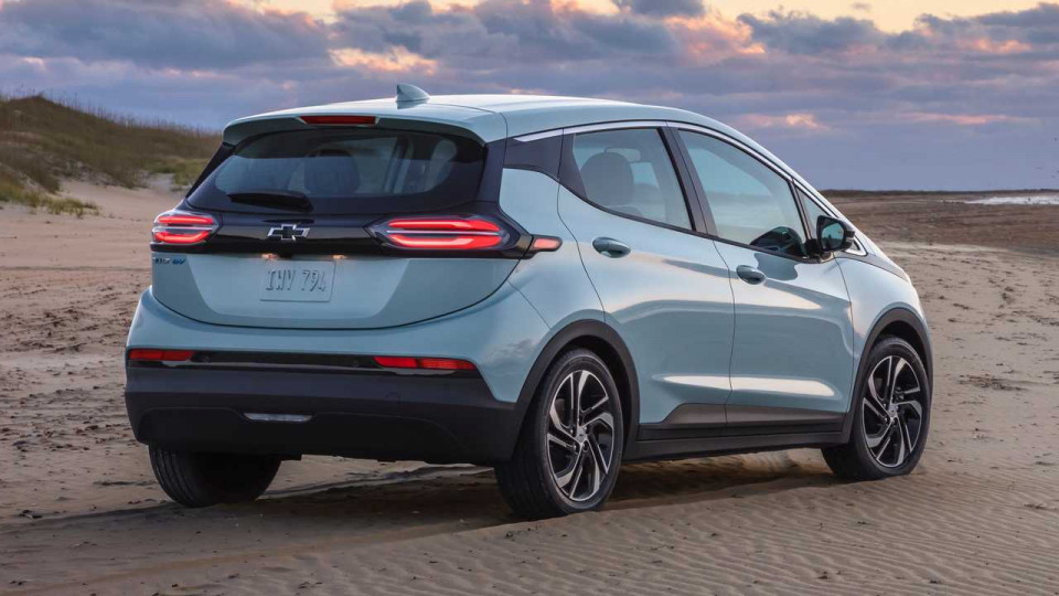 В автомобилях Chevrolet Bolt обнаружили серьезный дефект: что нужно знать