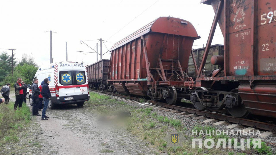 Погиб на месте: под Киевом 13-летнего мальчика ударило током