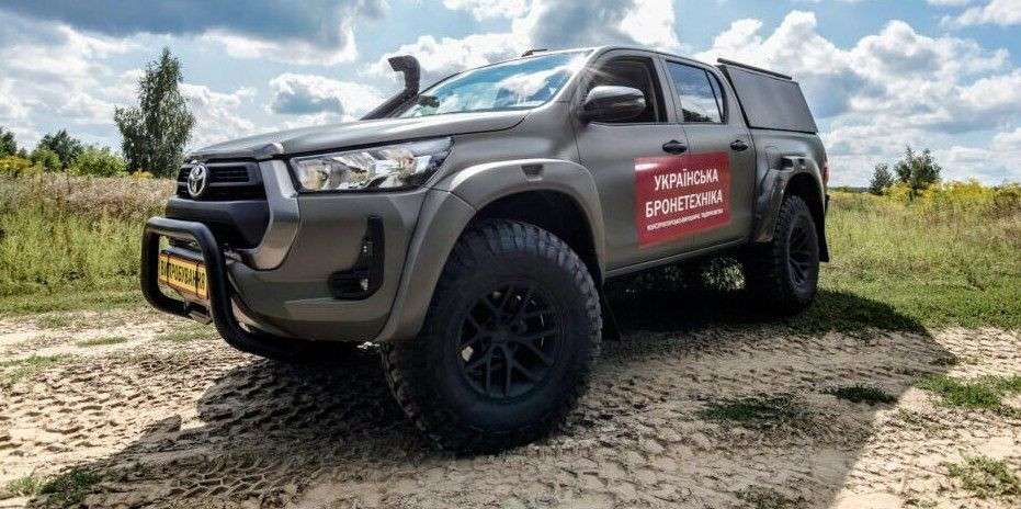 Toyota подготовила Hilux для украинской армии