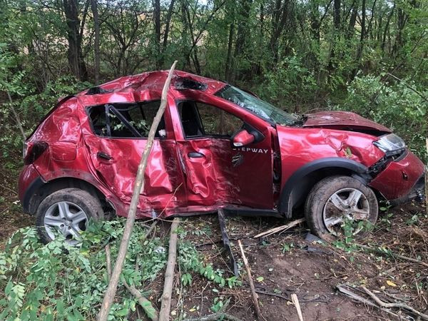 Не розминувся з деревом: під Києвом сталася ДТП із загиблими