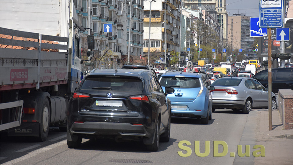 З понеділка запрацюють зміни до ПДР: які правила встановлюються для водіїв, пішоходів та велосипедистів