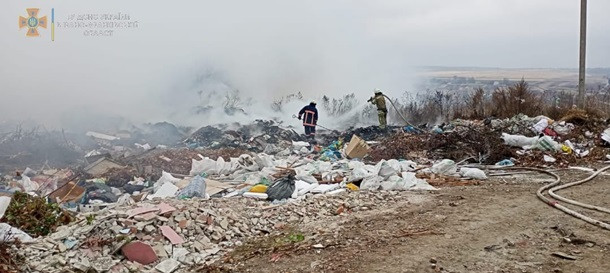 В Ивано-Франковской области горел мусорный полигон: существует ли угроза