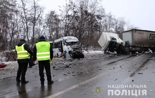 ДТП с жертвами под Черниговом: водитель фуры взят под стражу