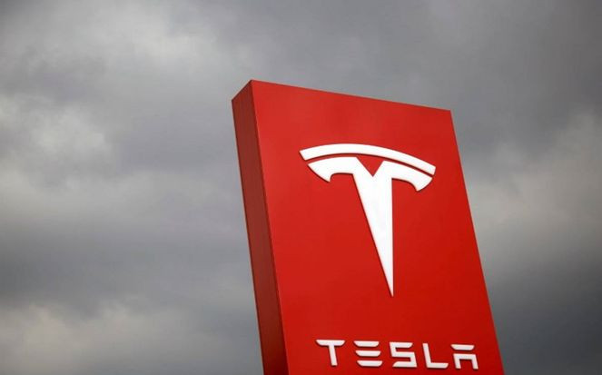 Tesla грозит судебный процесс из-за твитов Маска о продаже 10% акций