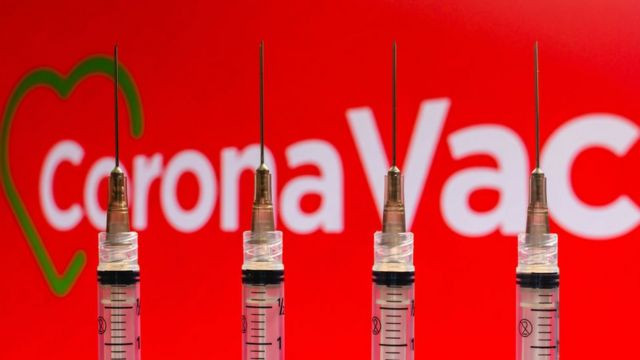 Украинцы смогут ездить по Европе с вакциной CoronaVac: но есть условие