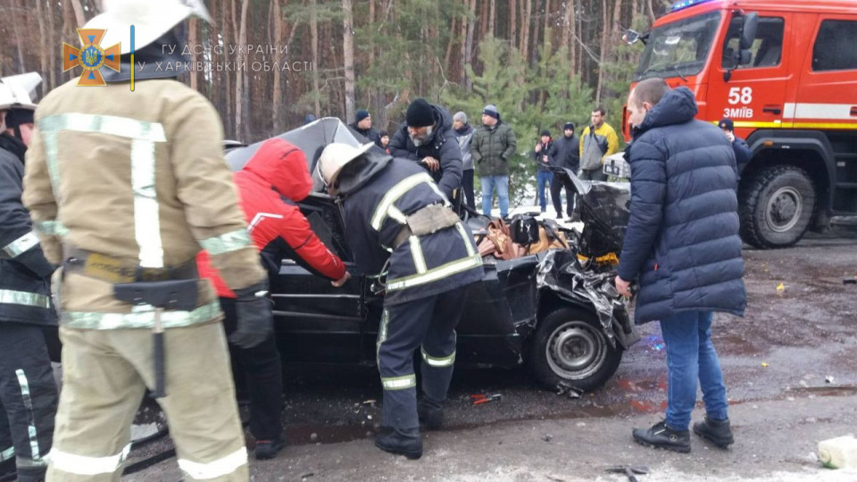 Под Харьковом произошло масштабное ДТП: пострадали три человека, среди них – ребенок