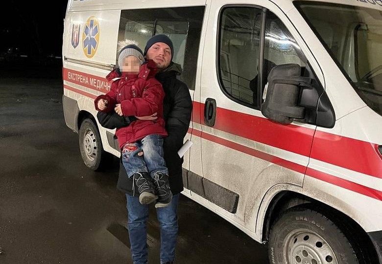 Приехала найти мужа с алиментами: в Киеве спасли 4-летнего мальчика от пьяной матери