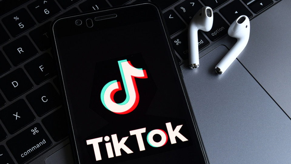 Владелец TikTok уволил 100 сотрудников одним видеозвонком