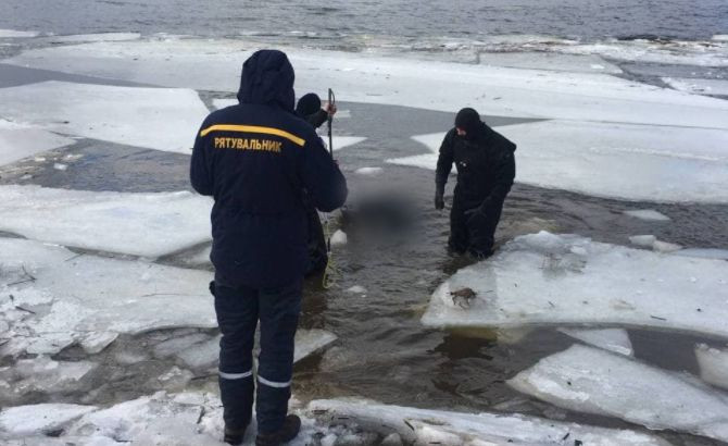 Трагедия в Киеве: из Днепра достали тело мужчины