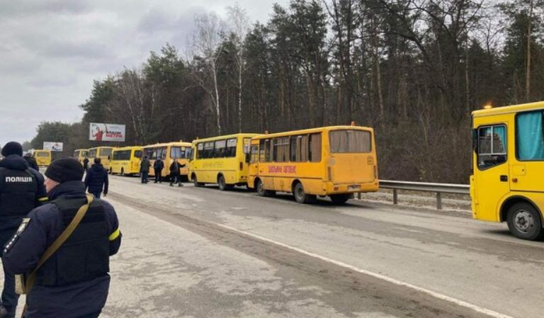 Евакуація громадян: які гуманітарні коридори працюють 18 березня