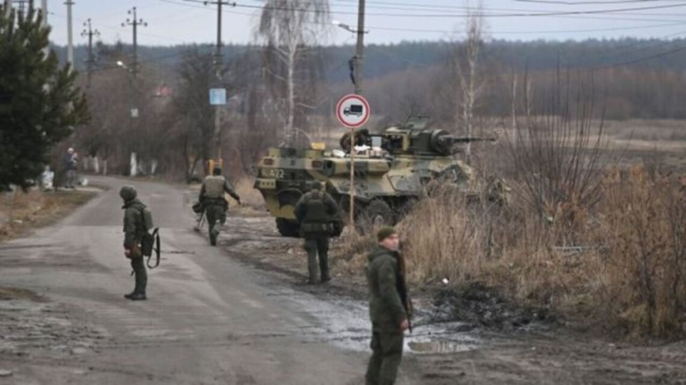 Ґвалтують неповнолітніх та їдять собак: окупанти розповідають родичам про свої звірства, аудіо