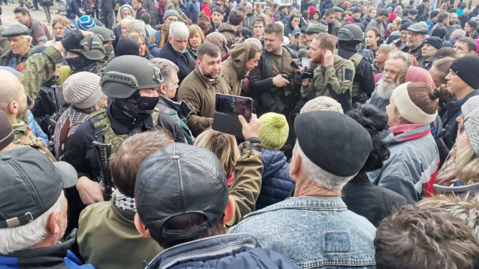 У Маріуполі окупанти обіцяють платити їжею місцевим за розчистку завалів, — радник мера