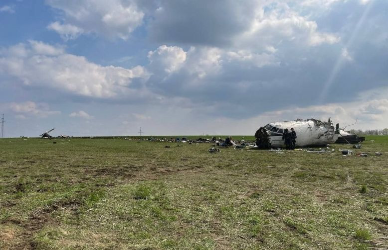 Крушение самолета Ан-26 под Запорожьем: появились видео с места падения и подробности