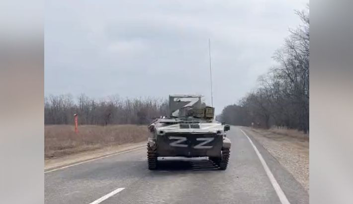 Оккупанты «подарили» ВСУ свой БТР-Д: видео