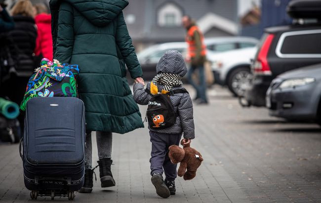 Хто з переселенців з 1 травня зможе отримати грошову допомогу: оновлений перелік громад