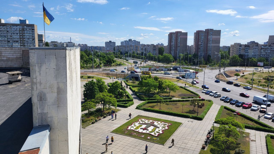 В Киеве открыли цветочное панно с самолетом «Мрія»: фото