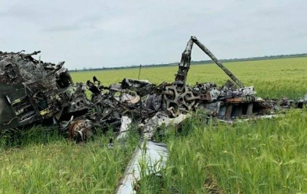 ВСУ сбили вражеский вертолет Ми-35МС, фото