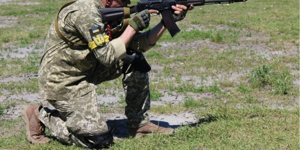 ВСУ уничтожили 14 оккупантов и вражеский склад боеприпасов