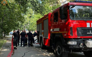 У Києві сталась пожежа у багатоповерхівці, фото