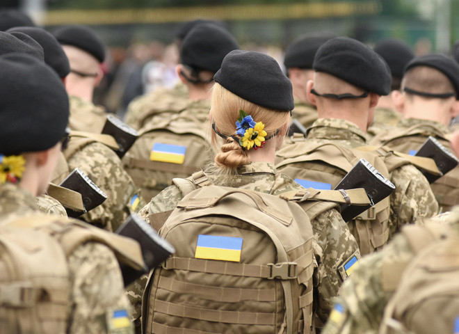 З якими професіями жінок ставитимуть на військовий облік