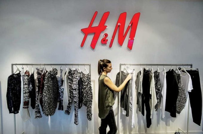 Ритейлер одежды H&M полностью прекращает бизнес в РФ