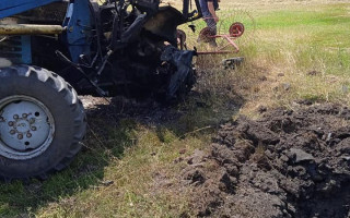 На околиці Харкова у полі підірвався трактор