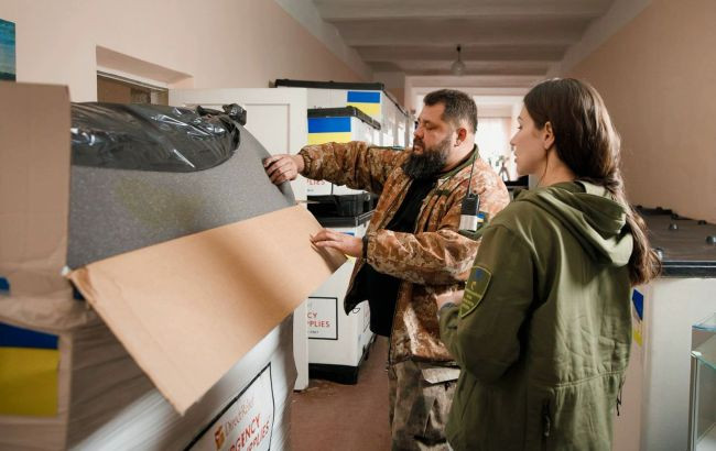 Нацбанк может пересмотреть ограничения на переводы и расчеты за границей – но только для волонтеров