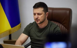 Зеленський підписав закон, яким дозволяється не відпускати під заставу підозрюваних у корегуванні вогню