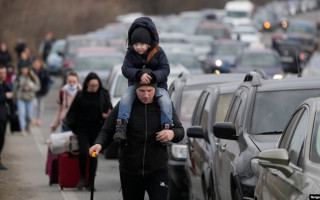 НБУ заборонив для українців перекази з гривневих карток на іноземні