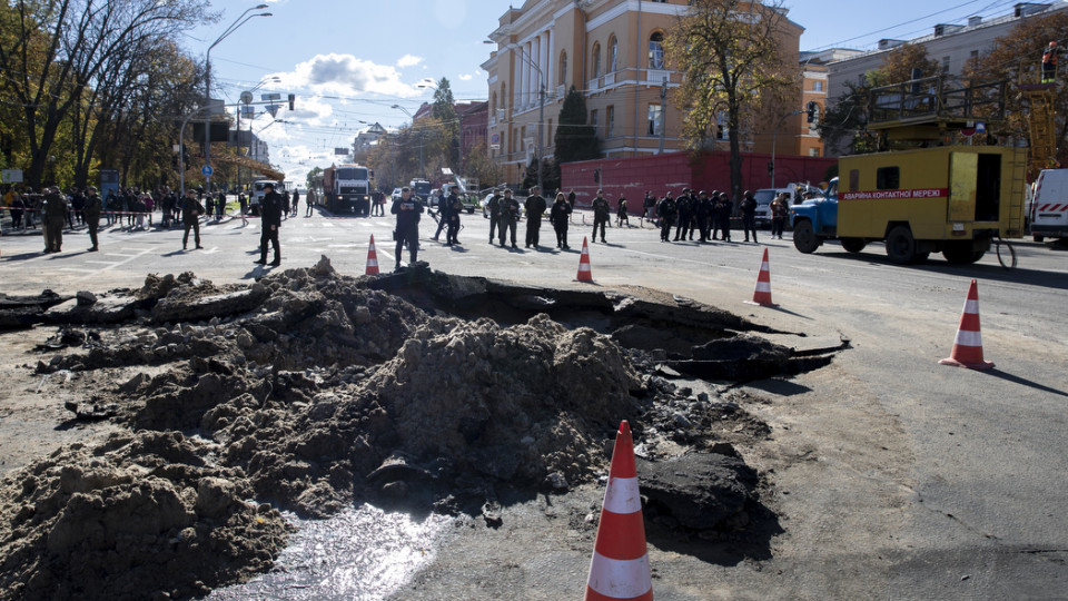 Кличко сообщил, сколько коммунальщиков было задействовано в ликвидации последствий ракетных обстрелов Киева