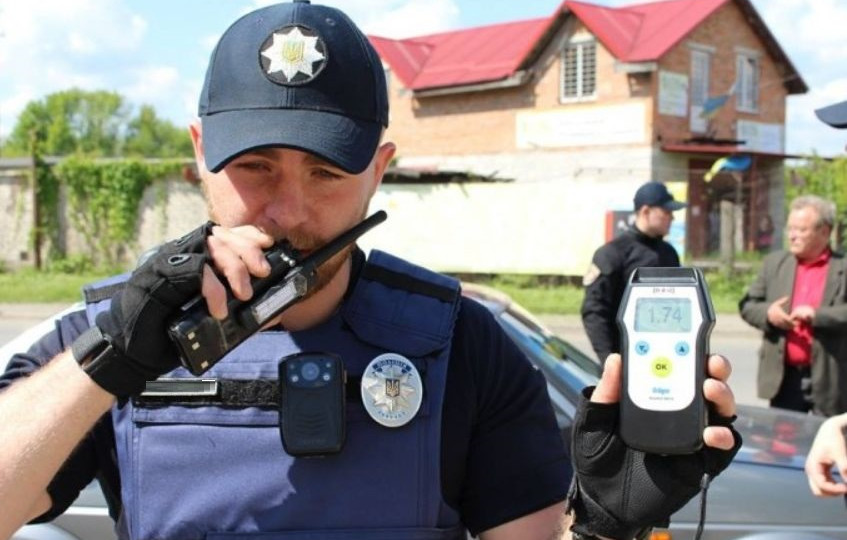 Водитель отказался пройти проверку на опьянение с помощью Драгера, но не от прохождения осмотра в медучреждении: апелляционный суд отменил наложение штрафа