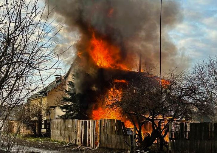 Ликвидация последствий ракетной атаки на Киев: спасатели обнародовали фото