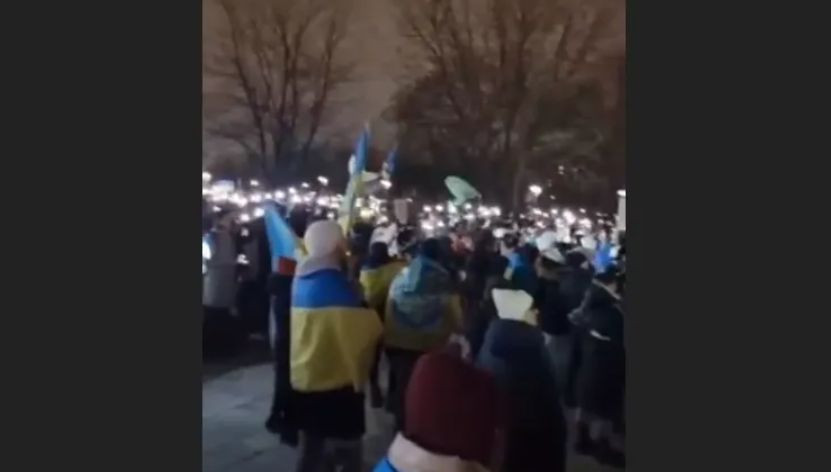 В Берлине начался митинг с требованием предоставить Украине танки, видео