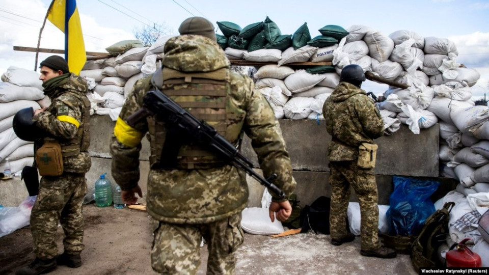 Чи скасують виплату 30 тисяч грн військовослужбовцям, які перебувають в тилу, та кого це торкнеться