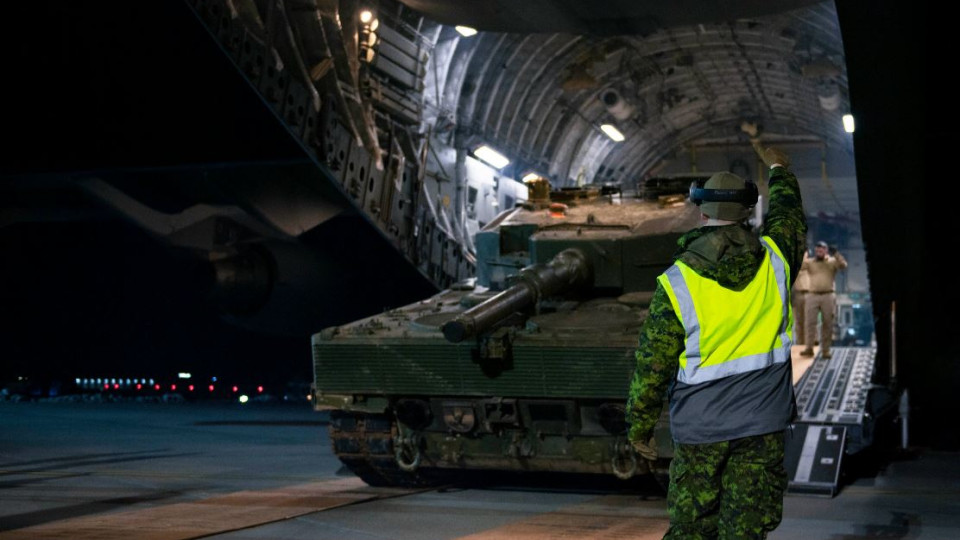 Перший з чотирьох обіцяних Канадою танків Leopard 2 прибув до Польщі