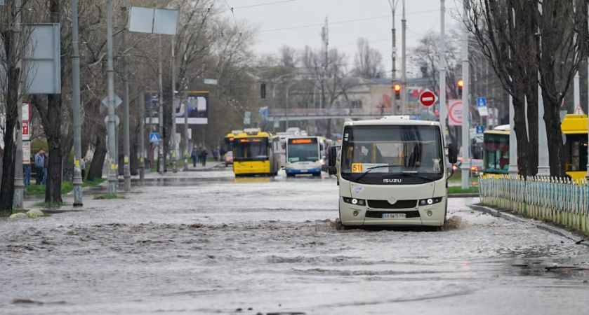 Масштабный потоп в Киеве: в КГГА сообщили о ситуации