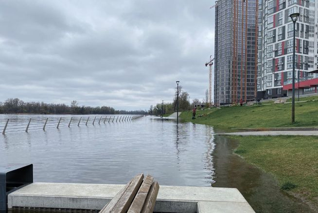 Паводок в Киеве: уровень воды немного стабилизировался