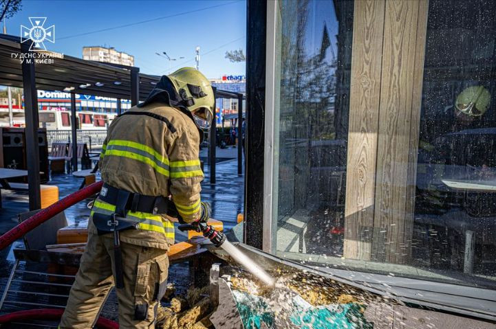 В Киеве вспыхнуло заведение общественного питания