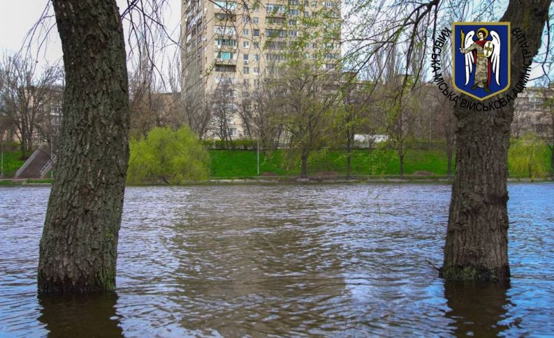 Паводок в Киеве: уровень воды снова начал повышаться