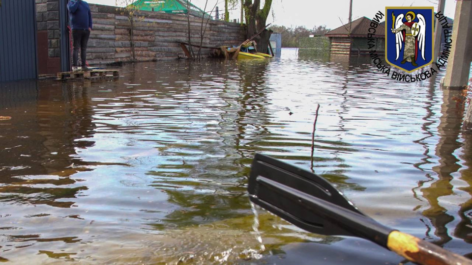 Паводок в Киеве: уровень воды повысился по сравнению с предыдущим днем