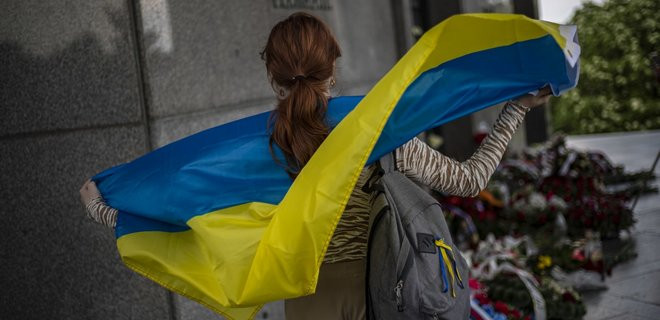 Суд Берлина разрешил демонстрацию украинских флагов 8 и 9 мая: российские остаются под запретом