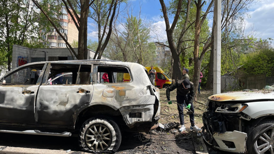 В сети появились видео последствий ночной атаки на Киев