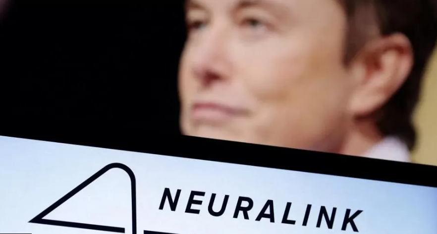 США разрешили компании Илона Маска Neuralink тестировать ее мозговые чипы на людях