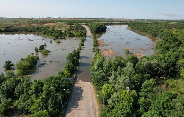 Вода в Херсоне отступает: появились свежие спутниковые снимки