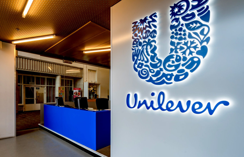 НАПК внесло в перечень международных спонсоров войны компанию Unilever — производителя Domestos, Lipton, Axe и Dove