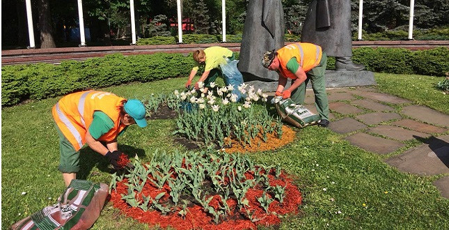 Выплачивали зарплату фиктивным работникам: в Киеве подозревают чиновников КП УЗН