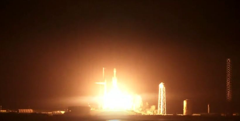 Ракета SpaceX отправила на орбиту самый тяжелый коммерческий спутник связи, видео