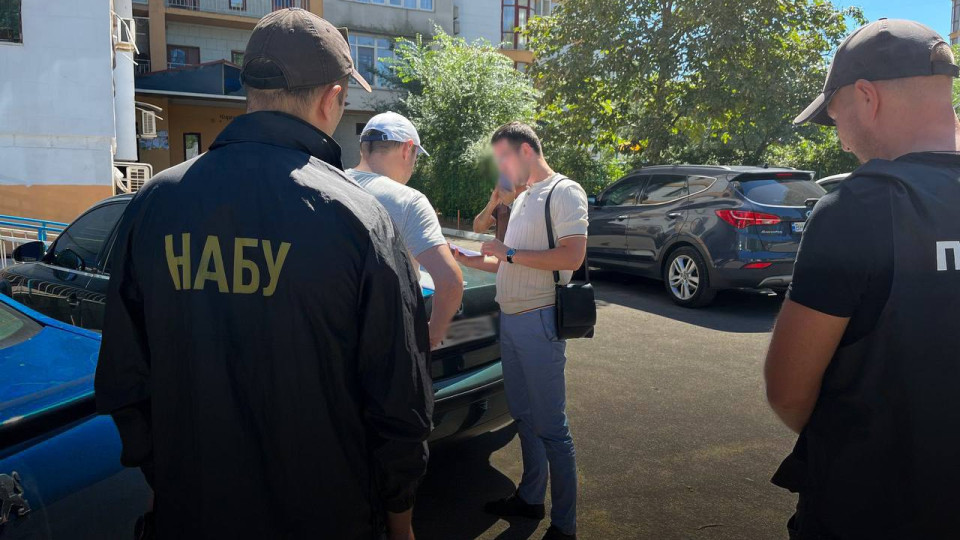 Судді Приморського райсуду Одеси повідомили про підозру у замаху на надання хабаря іншій судді, оновлено