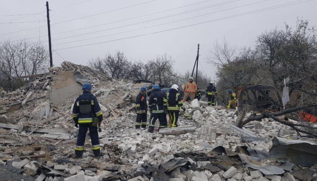 В ГСЧС дали советы, как вести себя, если оказались под завалом